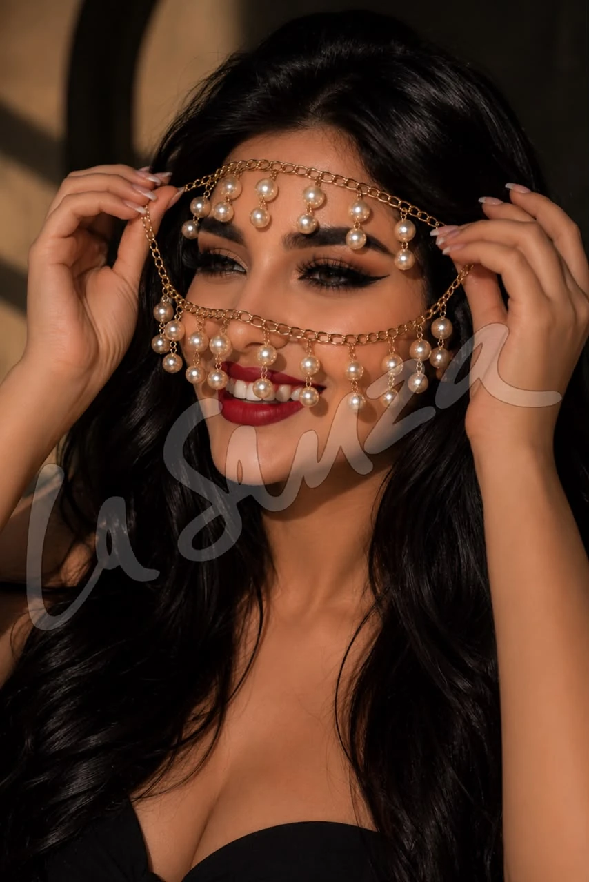 pearl-goddess-face-chain-smile
